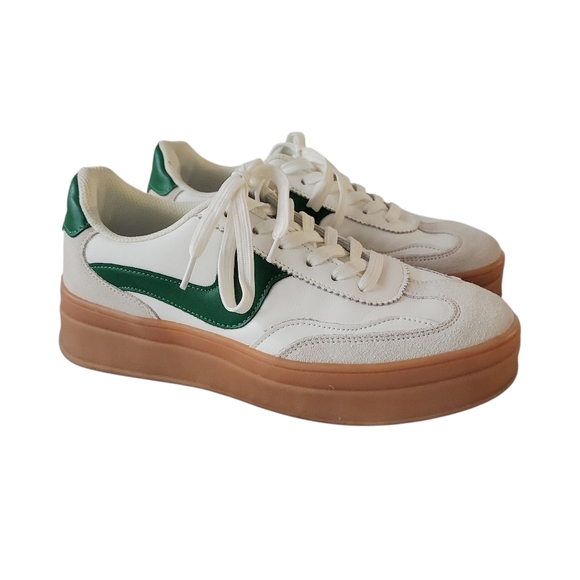 Lucky Step Sneakers - Picture 6 of 8